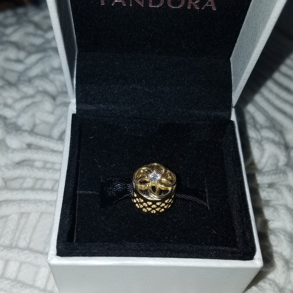 Authentic Gold Shine Loving Bloom Pandora Charm